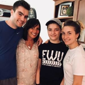 Meet your Posher, Kellie